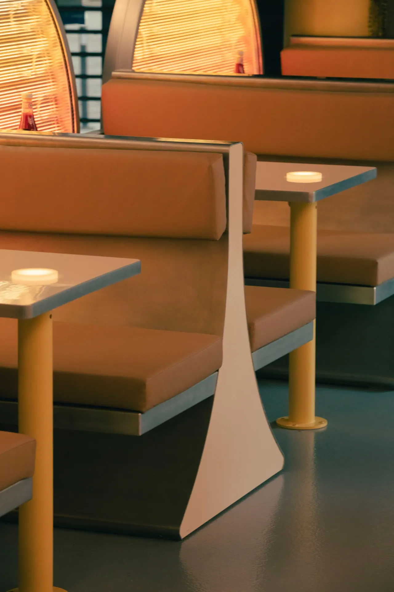 Paris Retro Burger Restaurant Furniture Project — 3