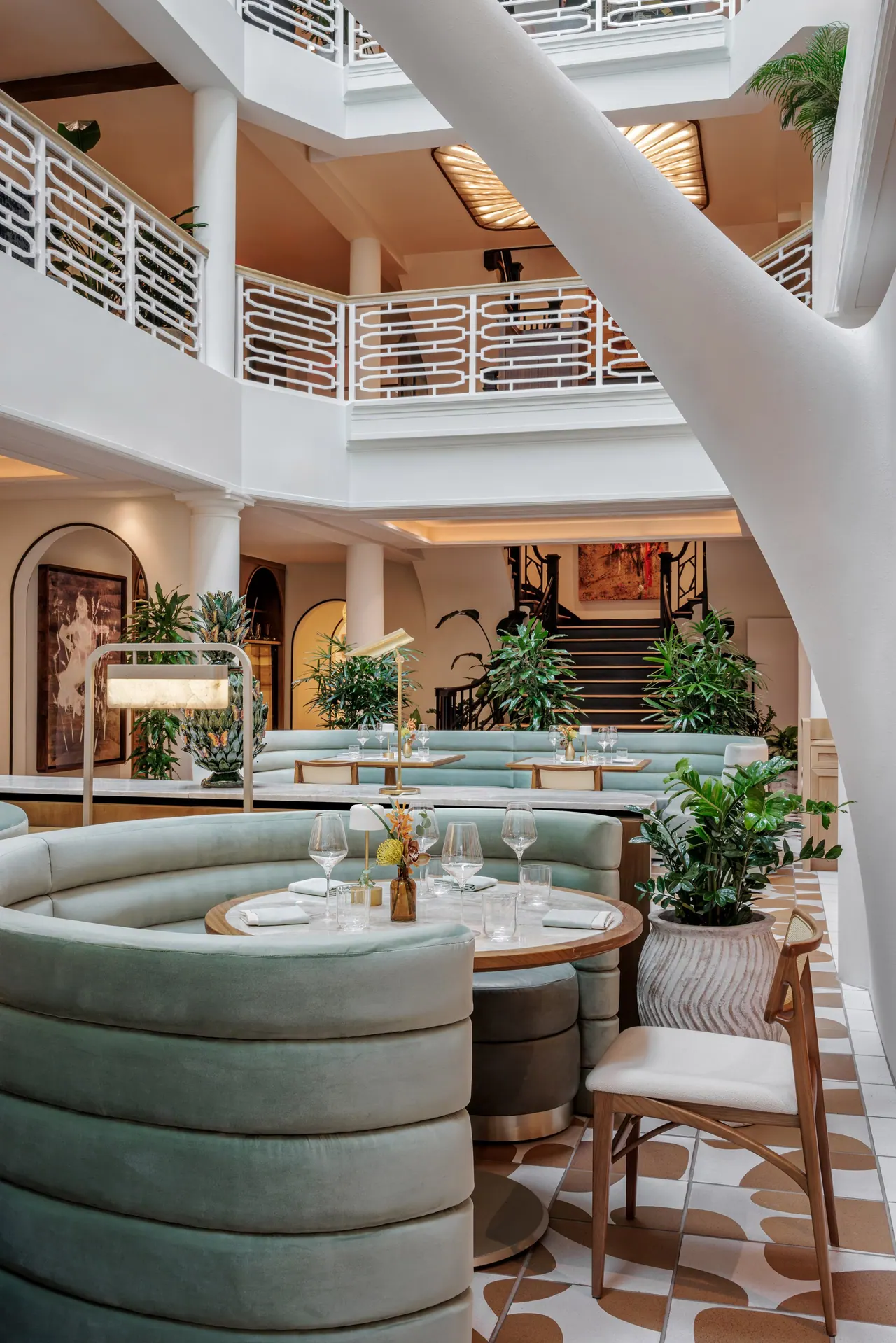 Miami Boutique Hotel Atrium Restaurant Furniture Project — 3