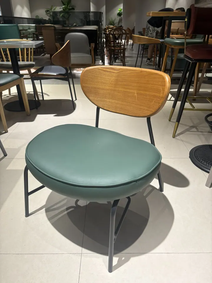 Orbit-Stuhl — Café Stuhl