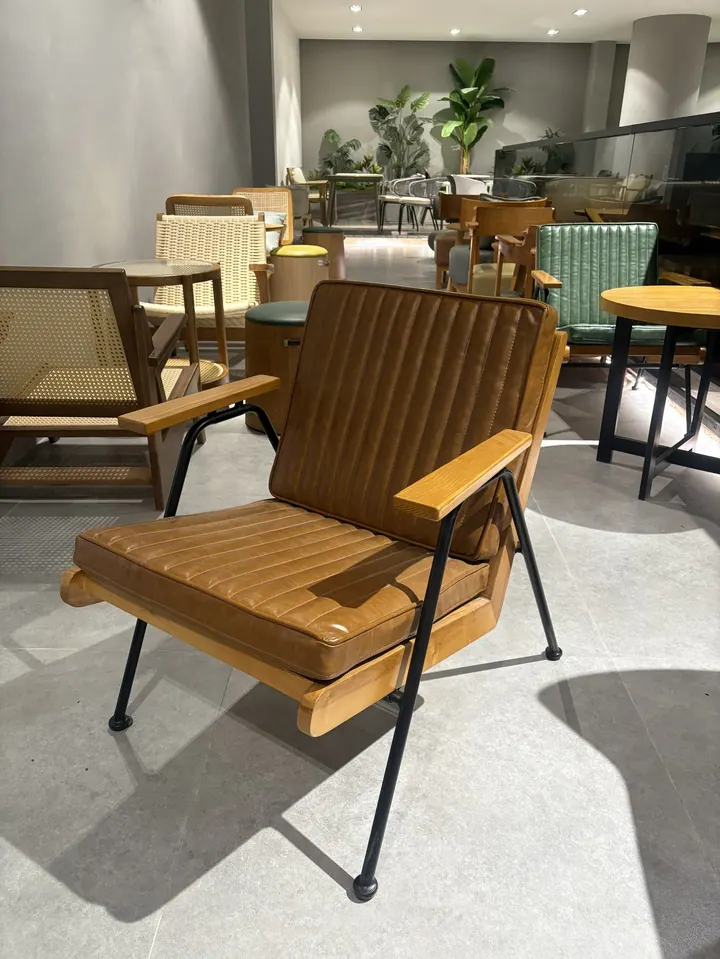 Nest-Stuhl — Café Stuhl