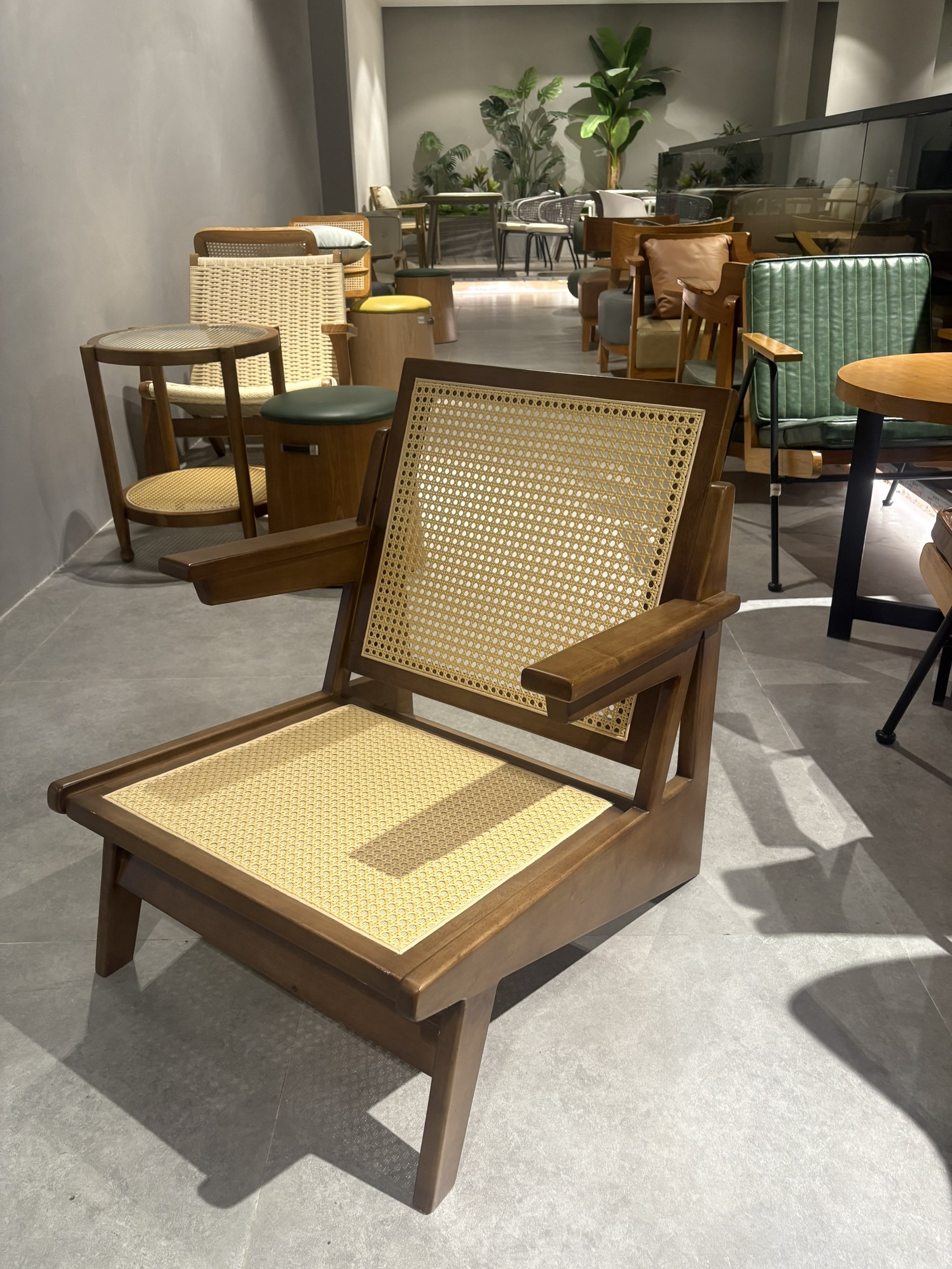 Ripple Chair — commercial café chair | EASEN