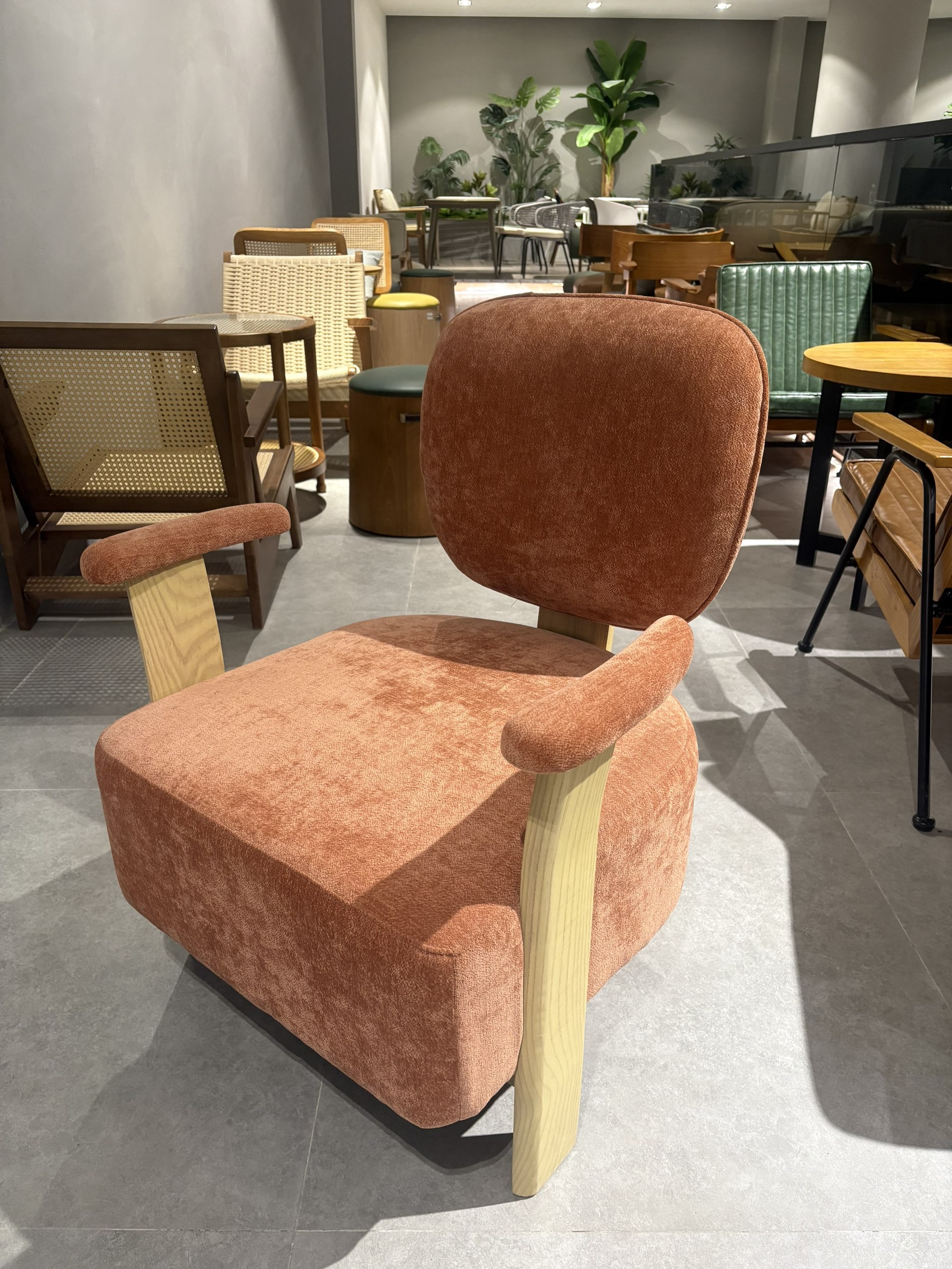 Horizon Chair — commercial café chair | EASEN