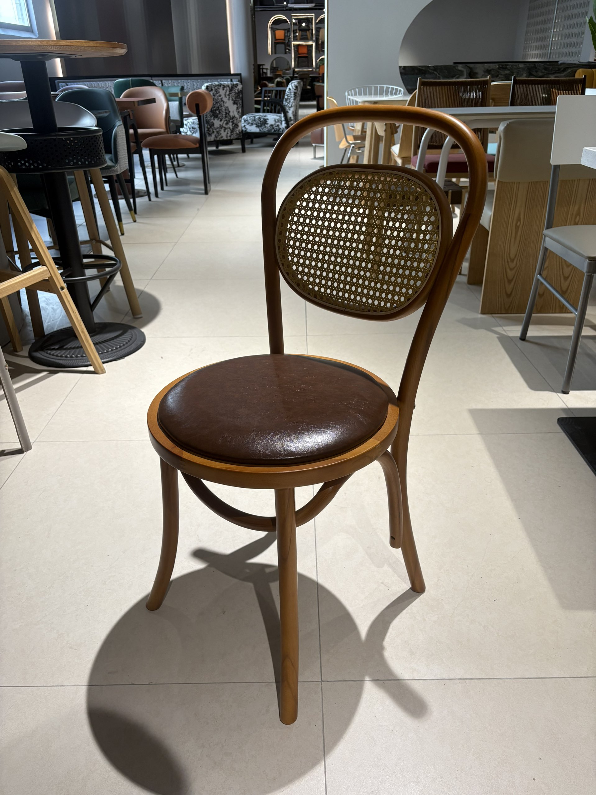 Echo Chair — commercial café chair | EASEN