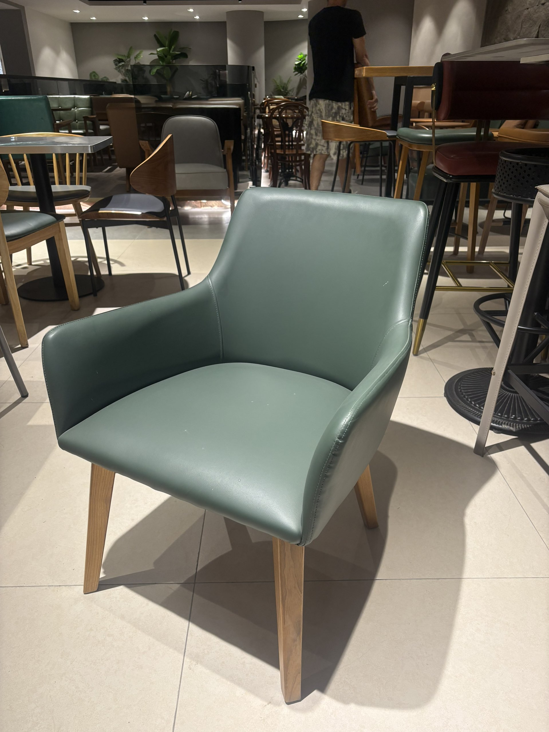 Float Chair — commercial café chair | EASEN