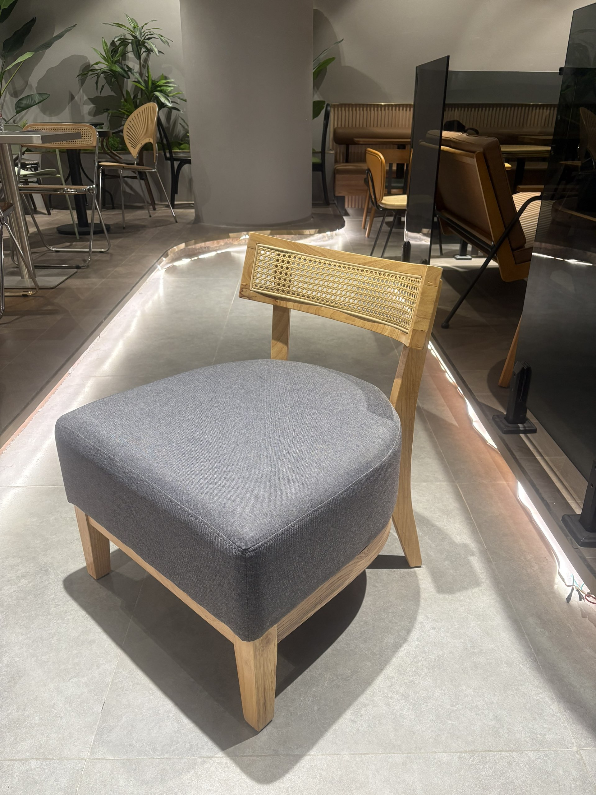 Canopy Chair — commercial café chair | EASEN