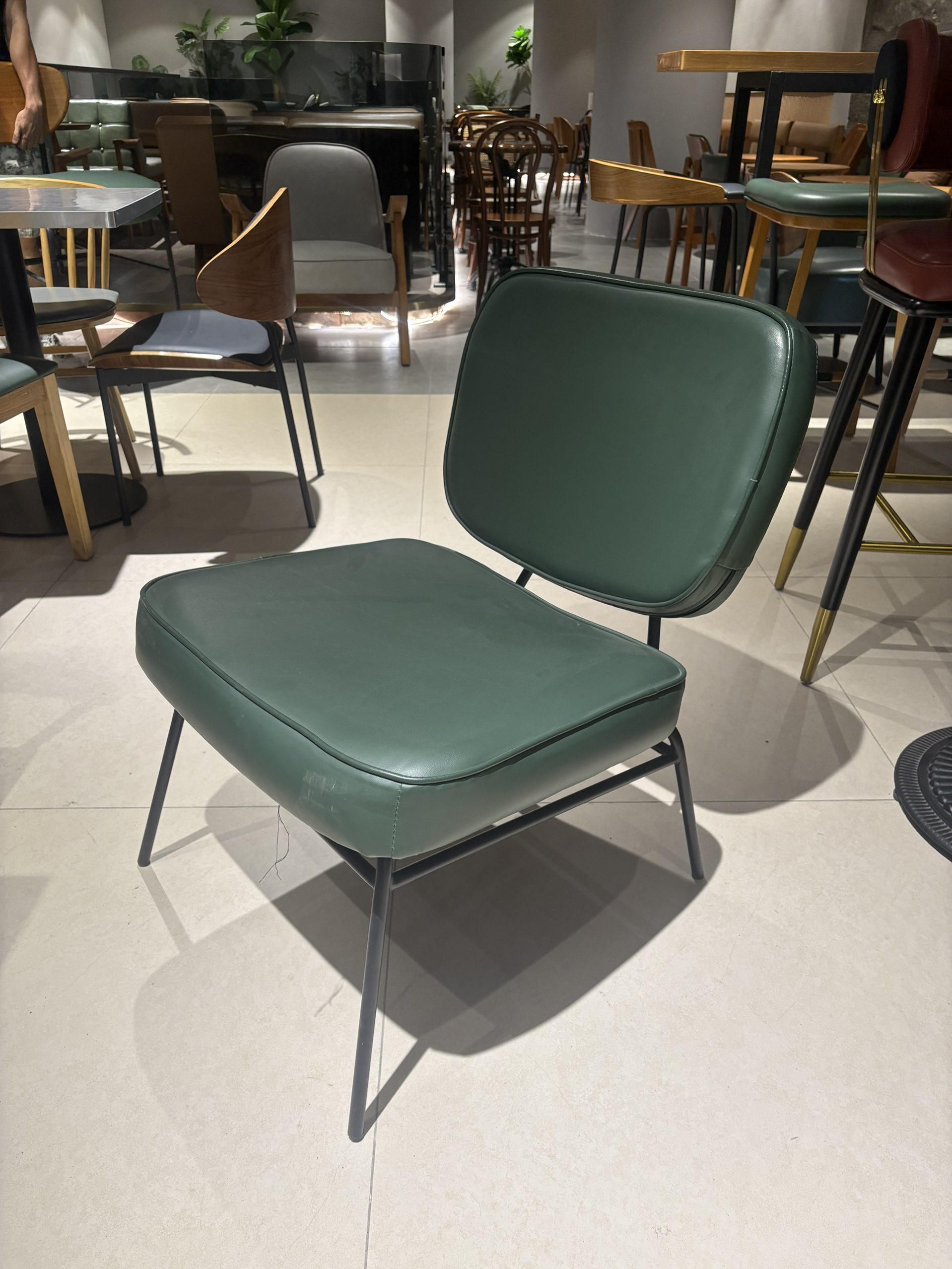 Serif Chair — commercial café chair | EASEN