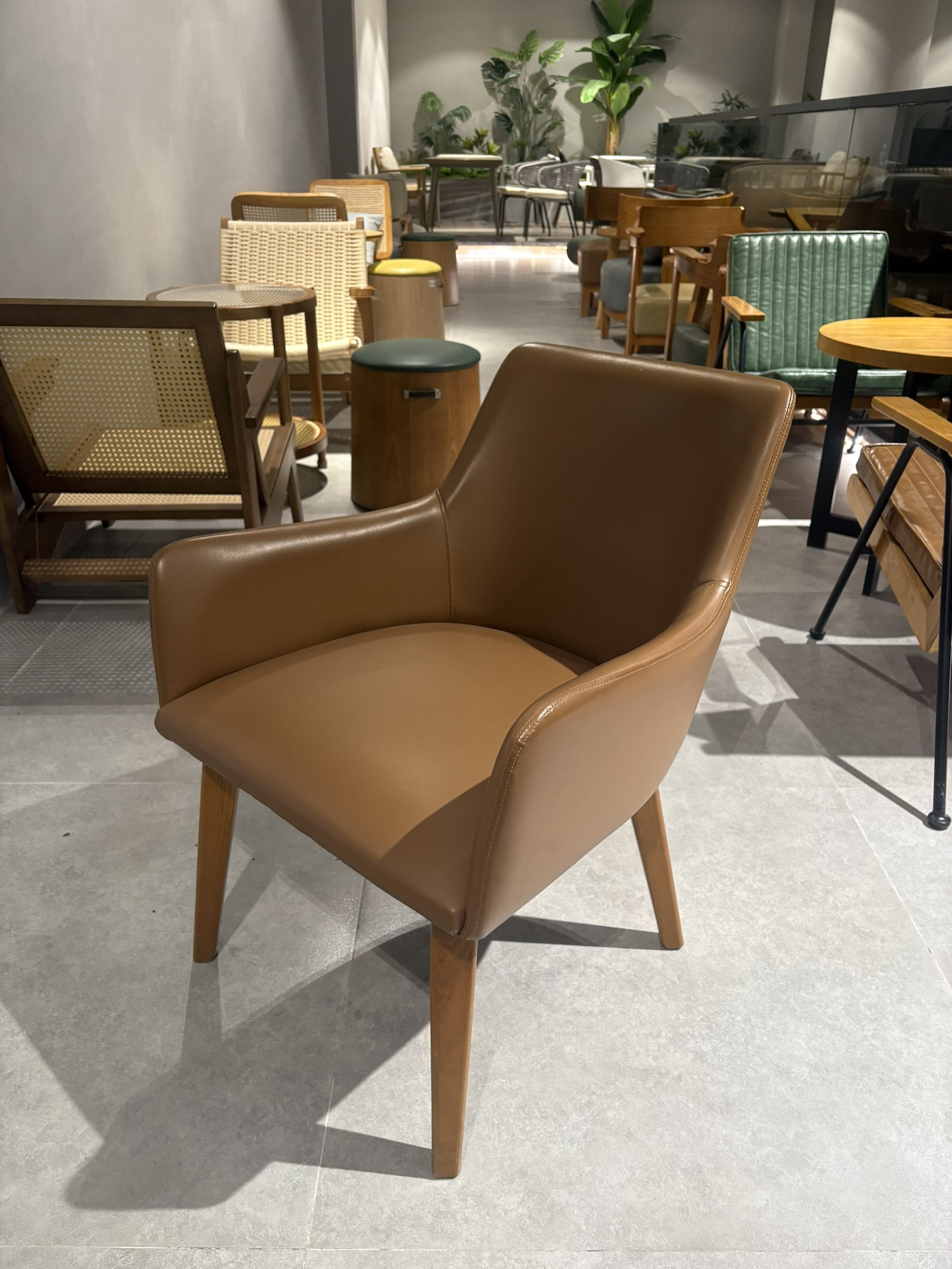 Spine Chair — commercial café chair | EASEN