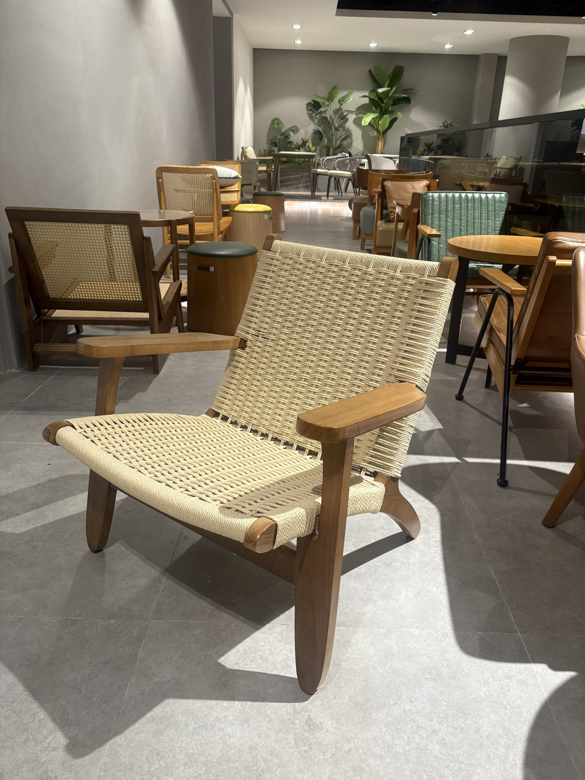 Drift Chair — commercial café chair | EASEN