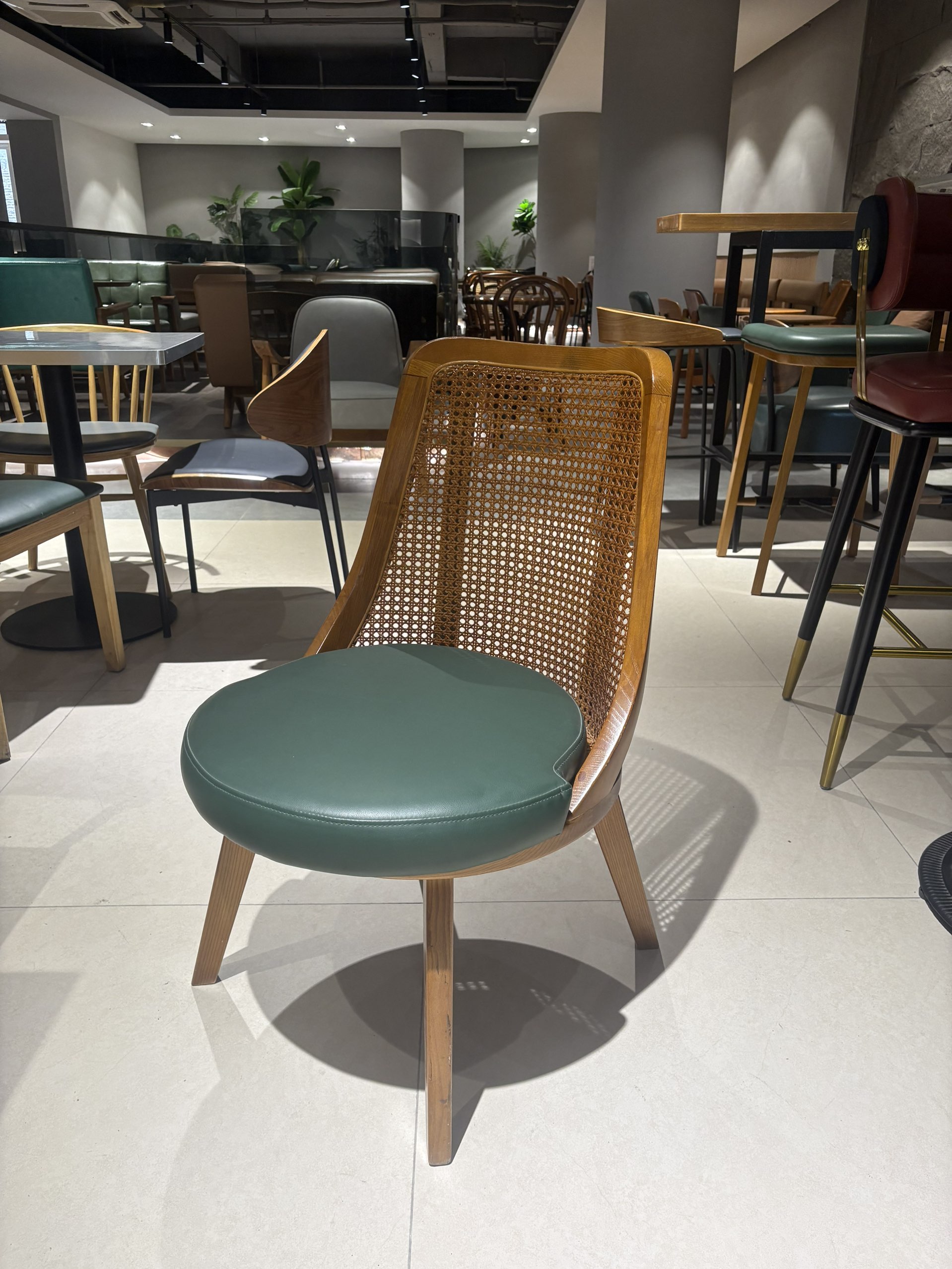 Bloom Chair — commercial café chair | EASEN