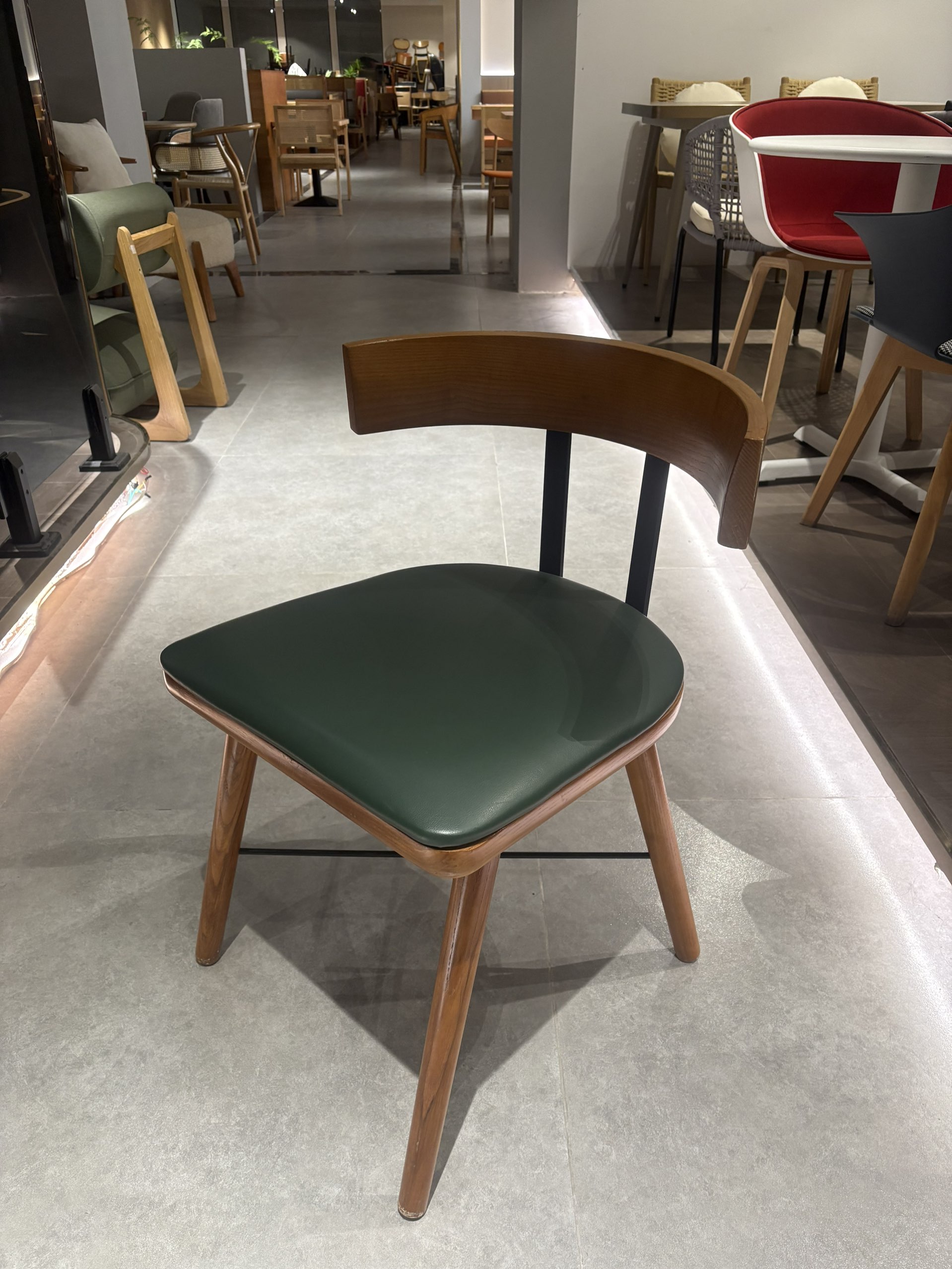 Taper Chair — commercial café chair | EASEN
