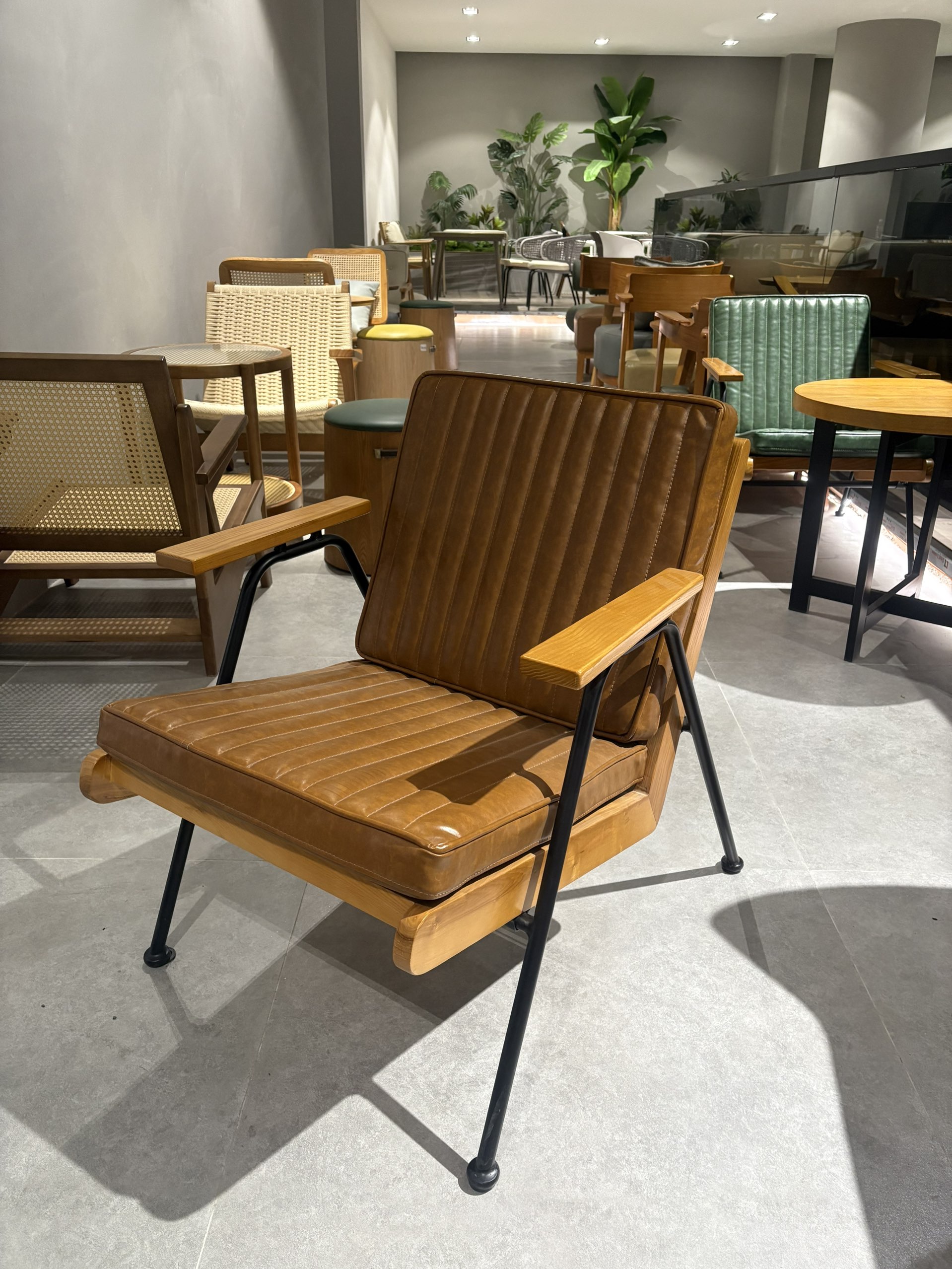 Nest Chair — commercial café chair | EASEN