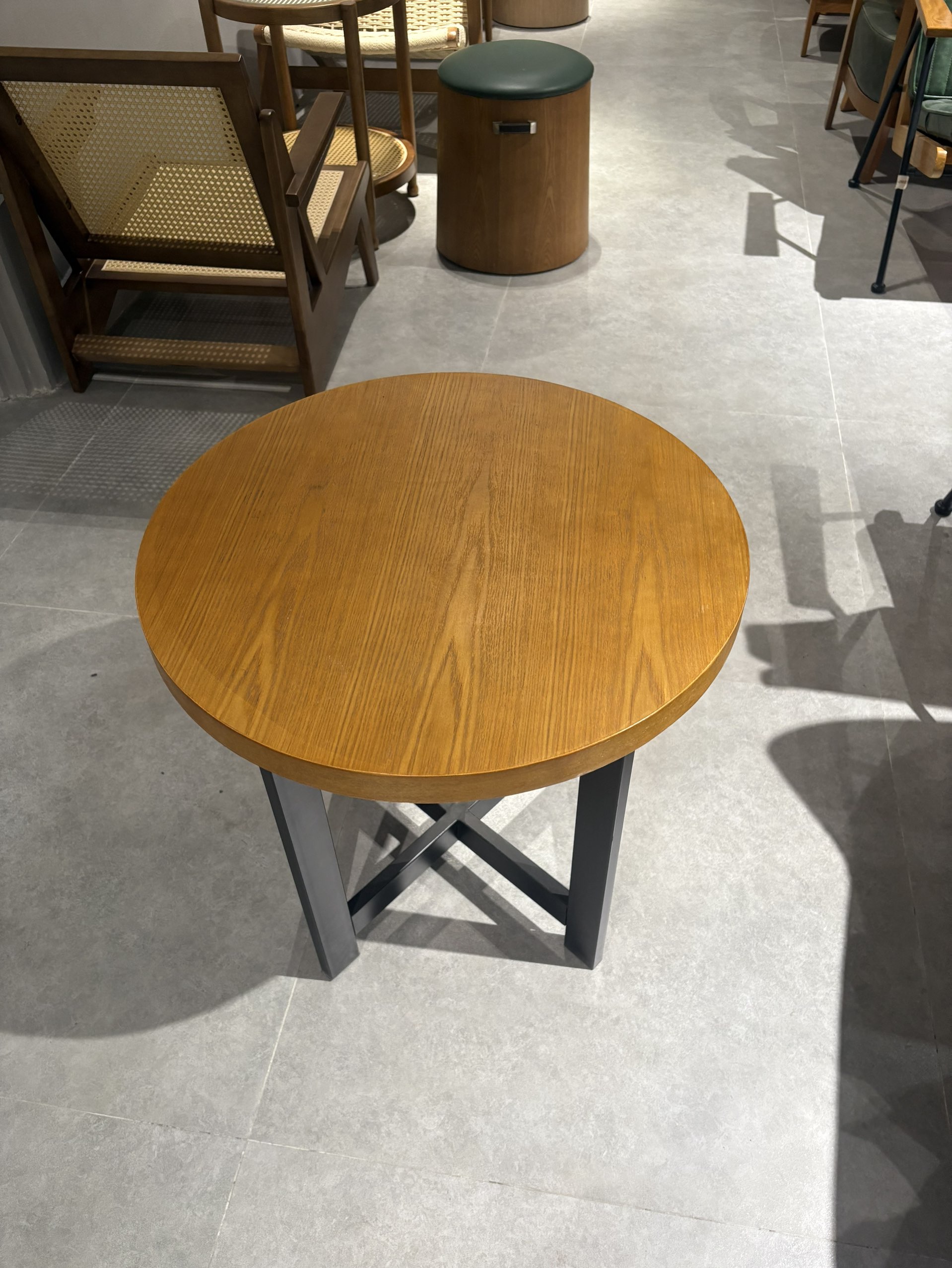 Vertex Chair — commercial café chair | EASEN