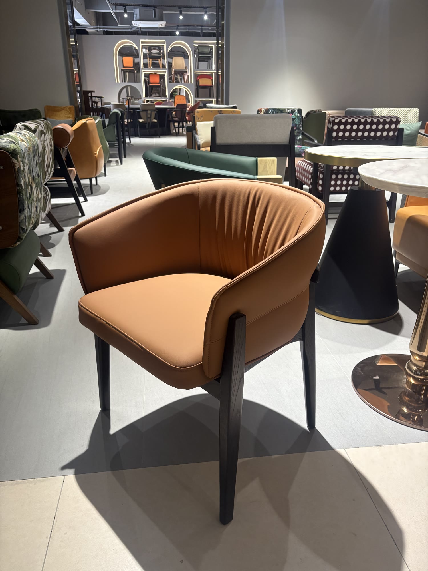 Leaf Chair — commercial café chair | EASEN