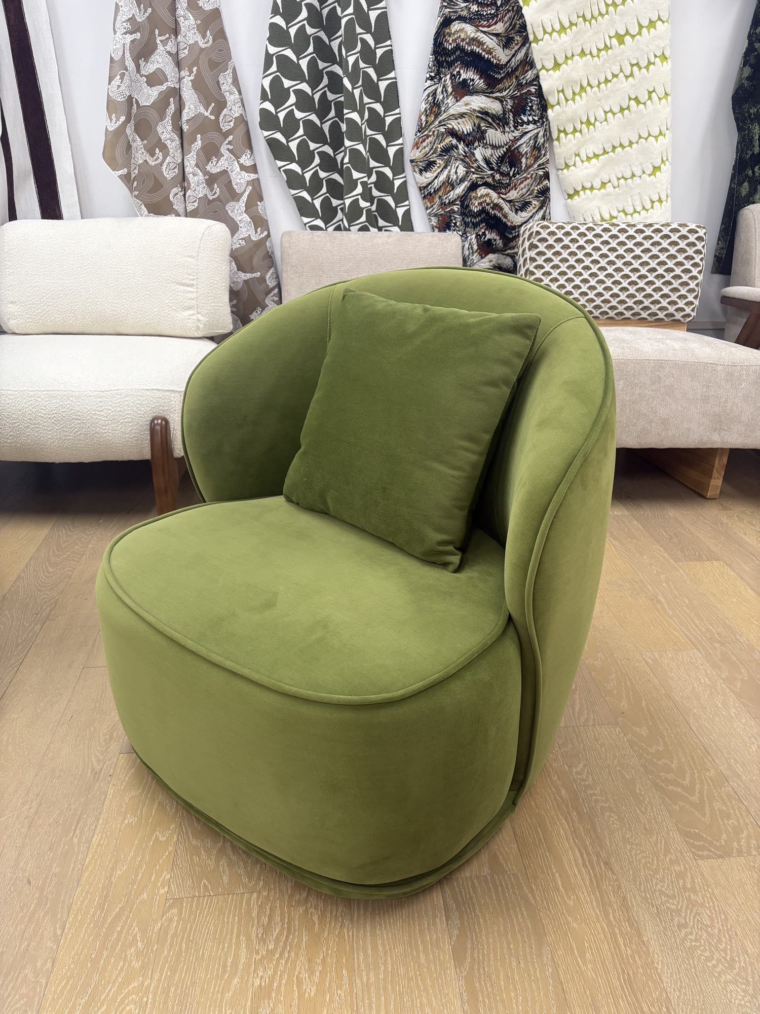 Nexus Chair — commercial café chair | EASEN