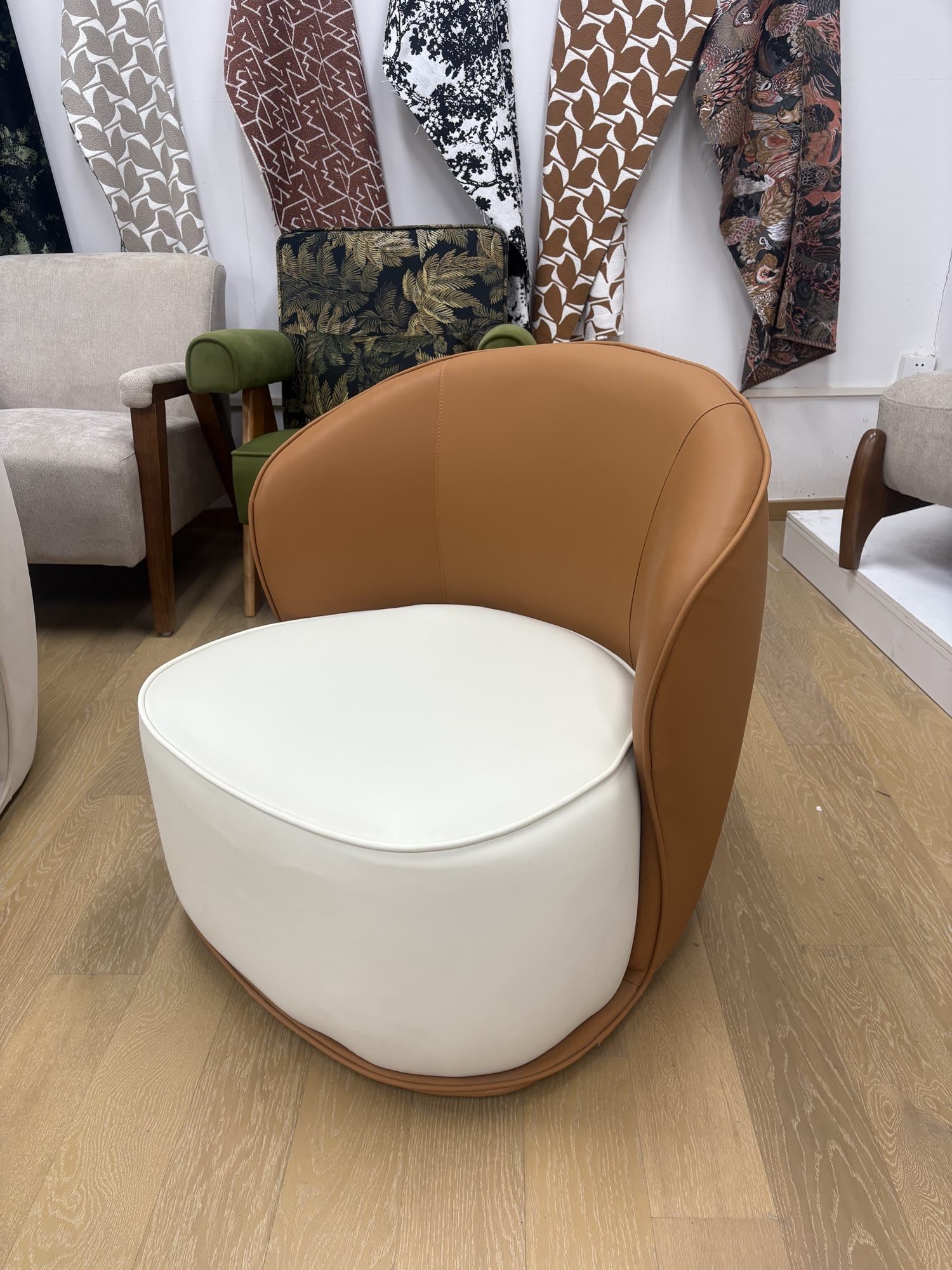Bond Chair — commercial café chair | EASEN