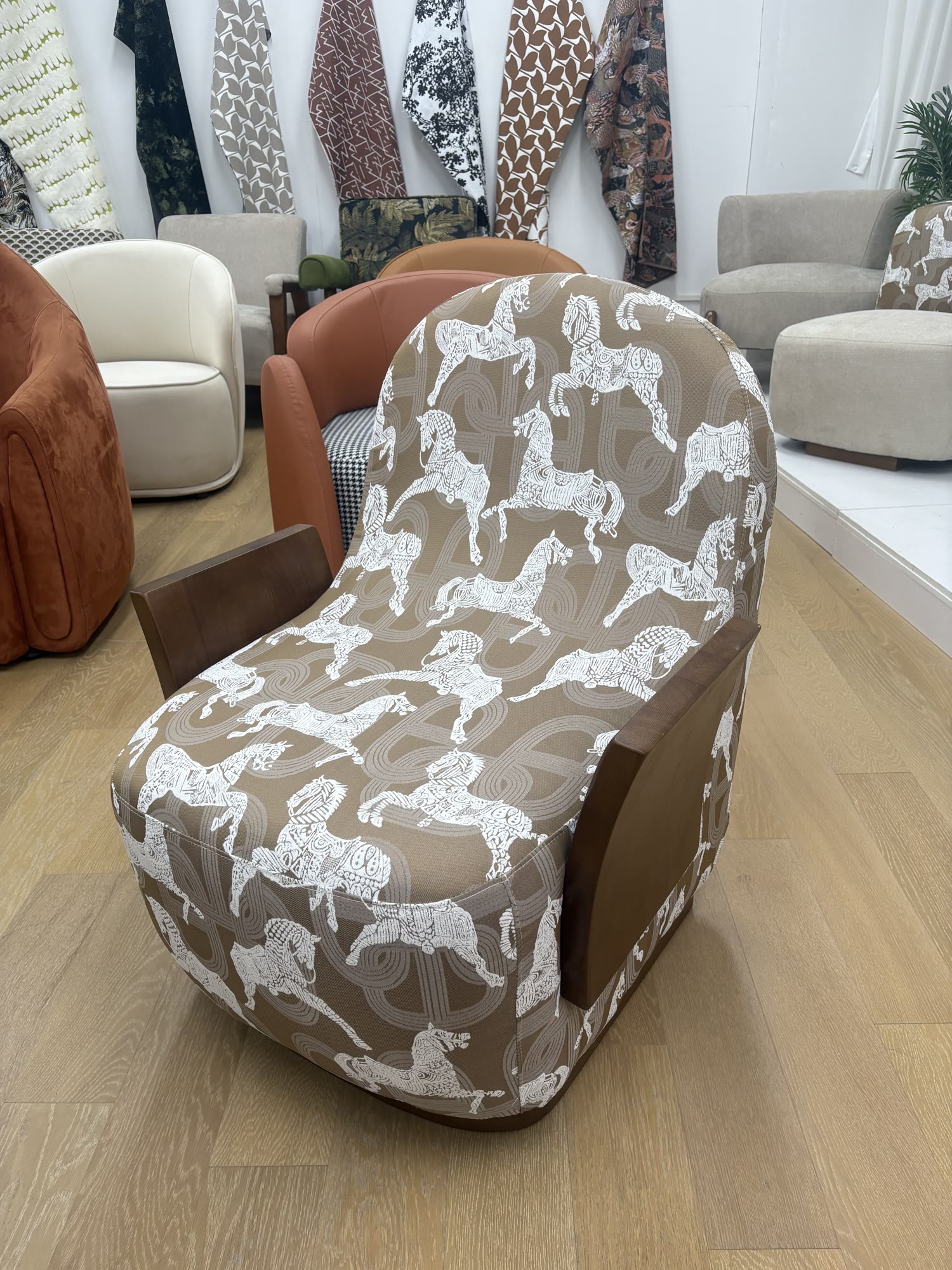 Pulse Chair — commercial café chair | EASEN