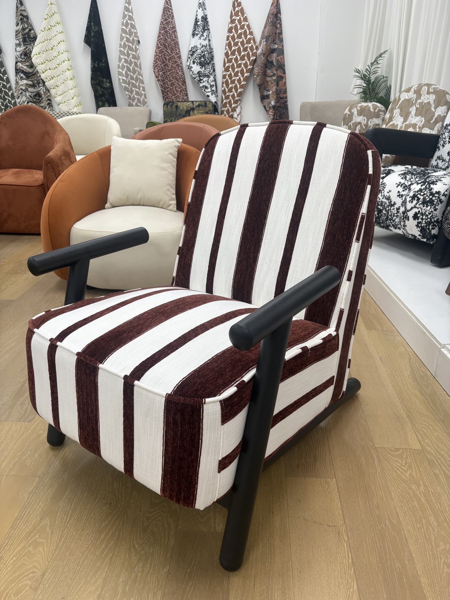 Spiral Chair — commercial café chair | EASEN
