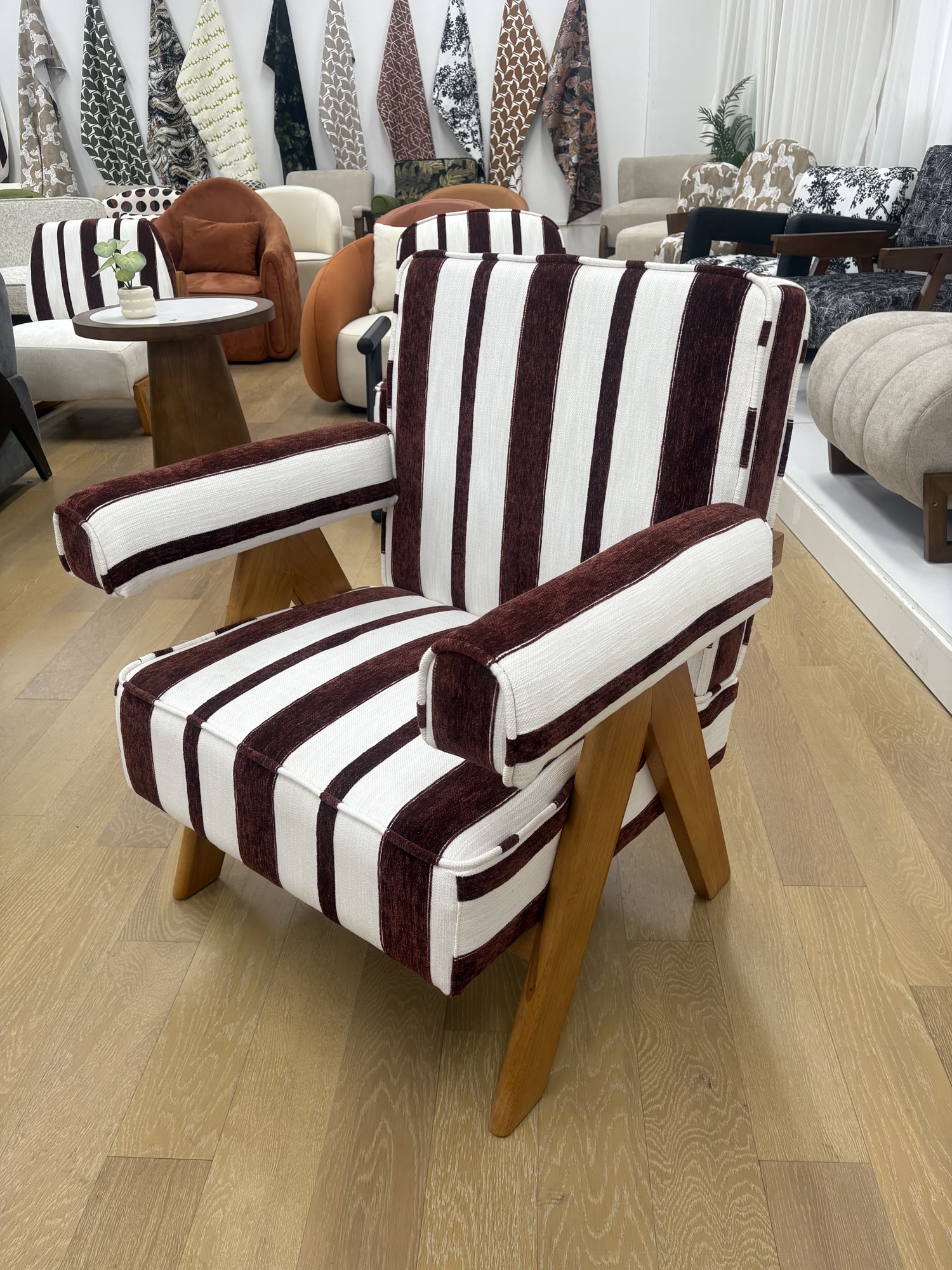 Twist Chair — commercial café chair | EASEN