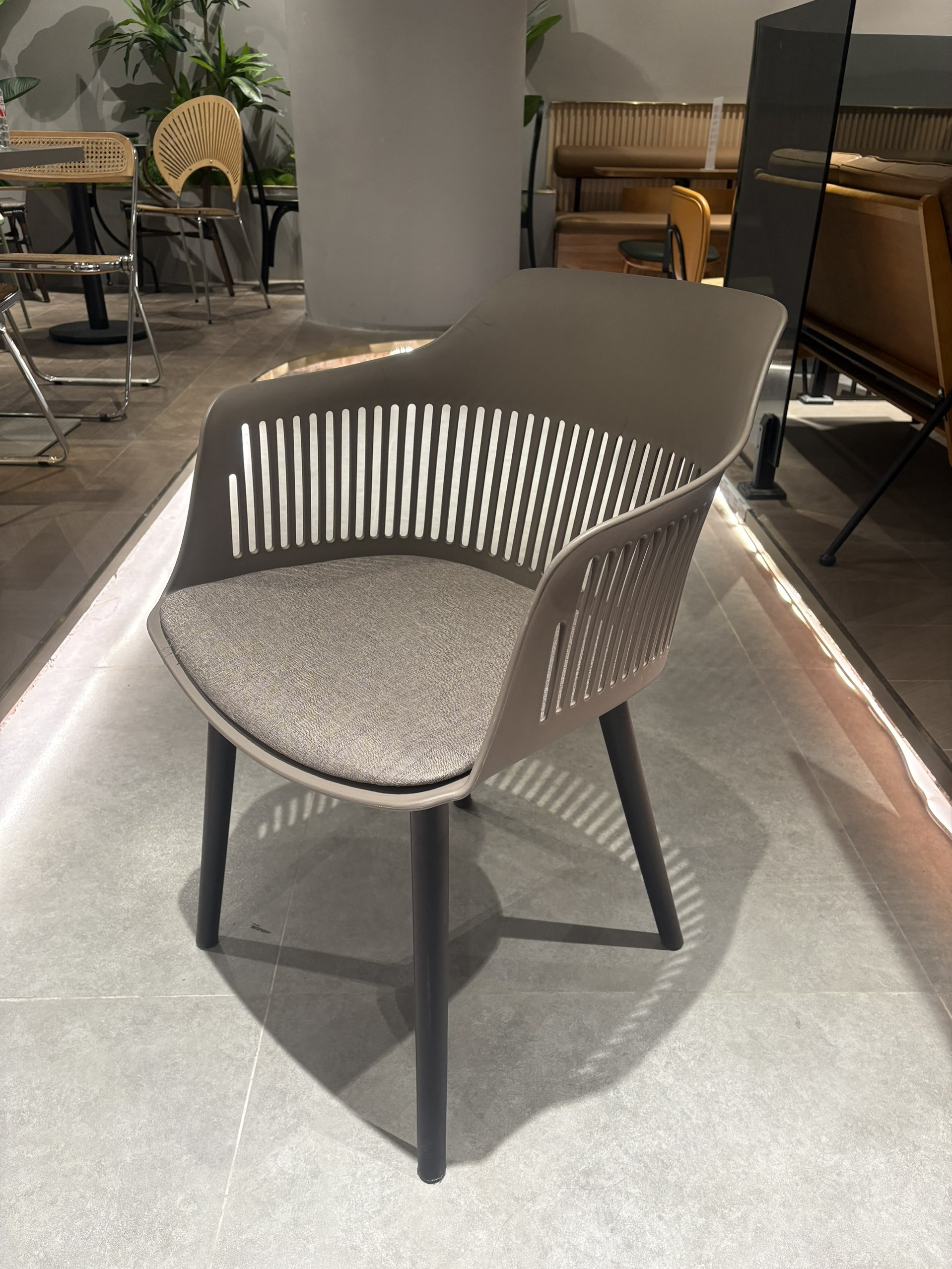 Terracotta Chair — commercial outdoor chair | EASEN