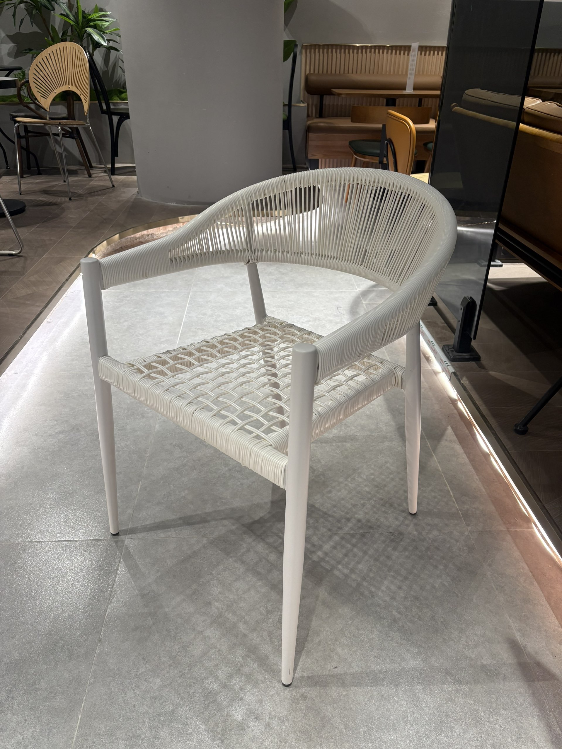 Linen Chair — commercial outdoor chair | EASEN