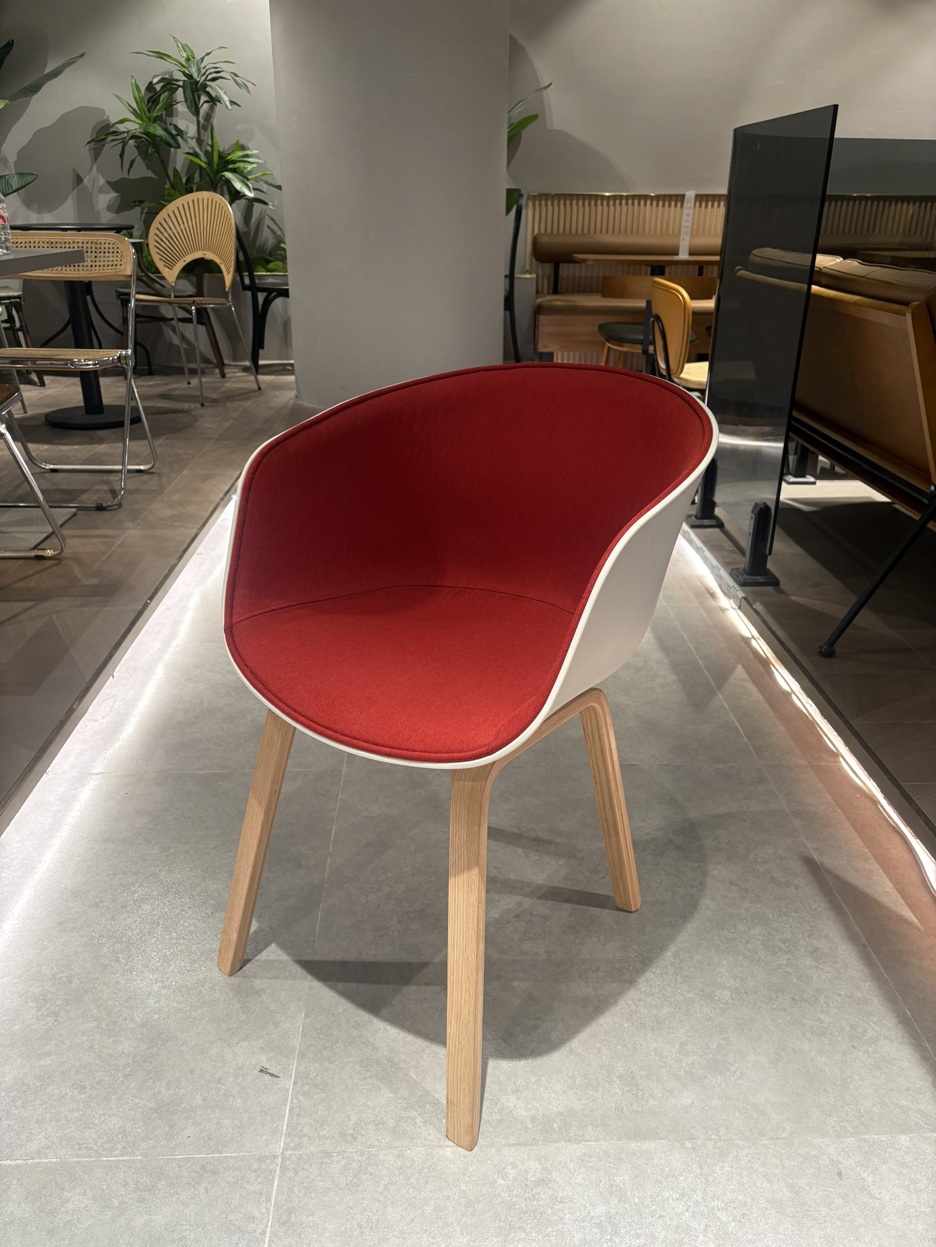 Rattan Chair — commercial outdoor chair | EASEN
