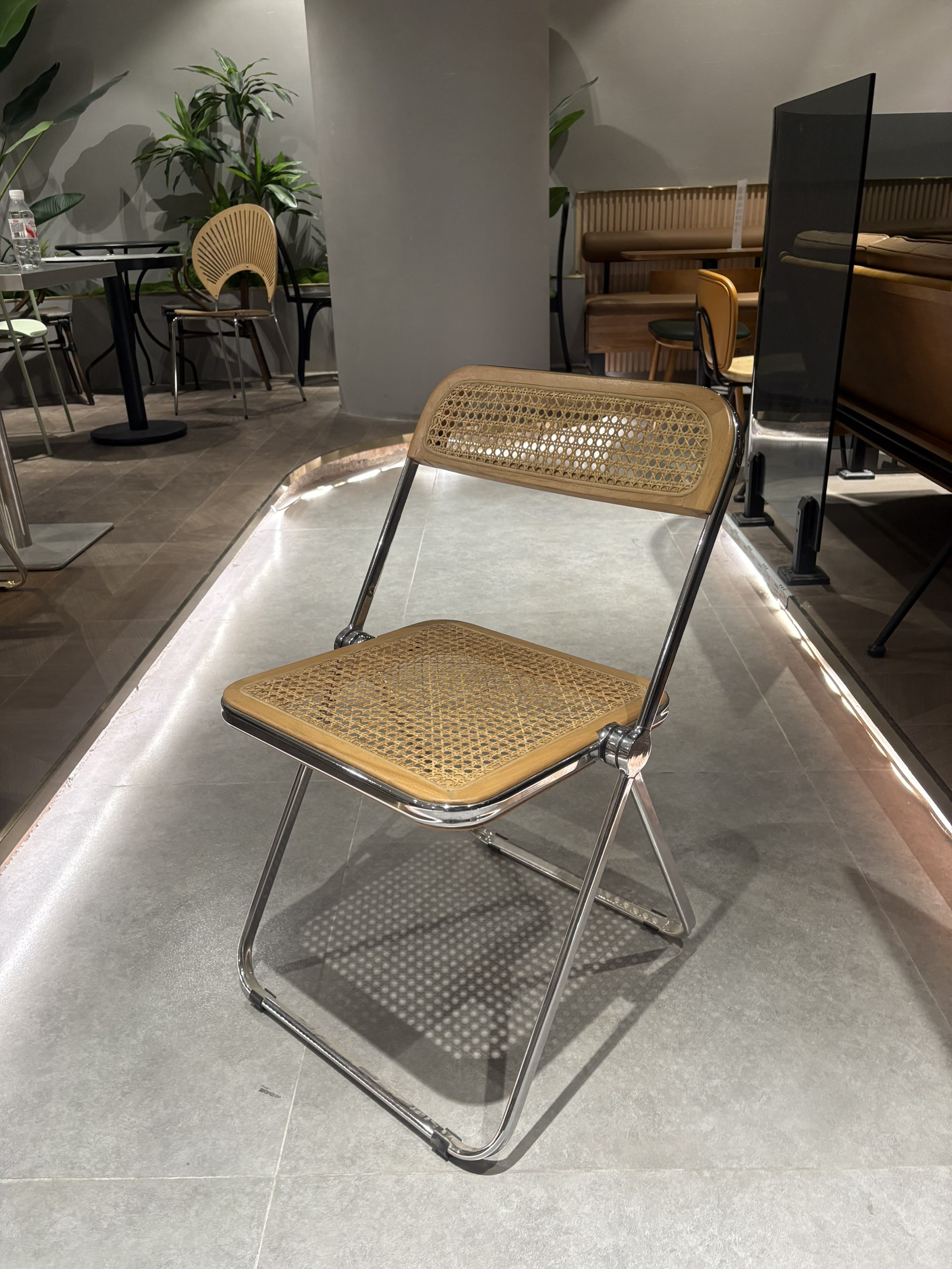 Reef Chair — commercial outdoor chair | EASEN