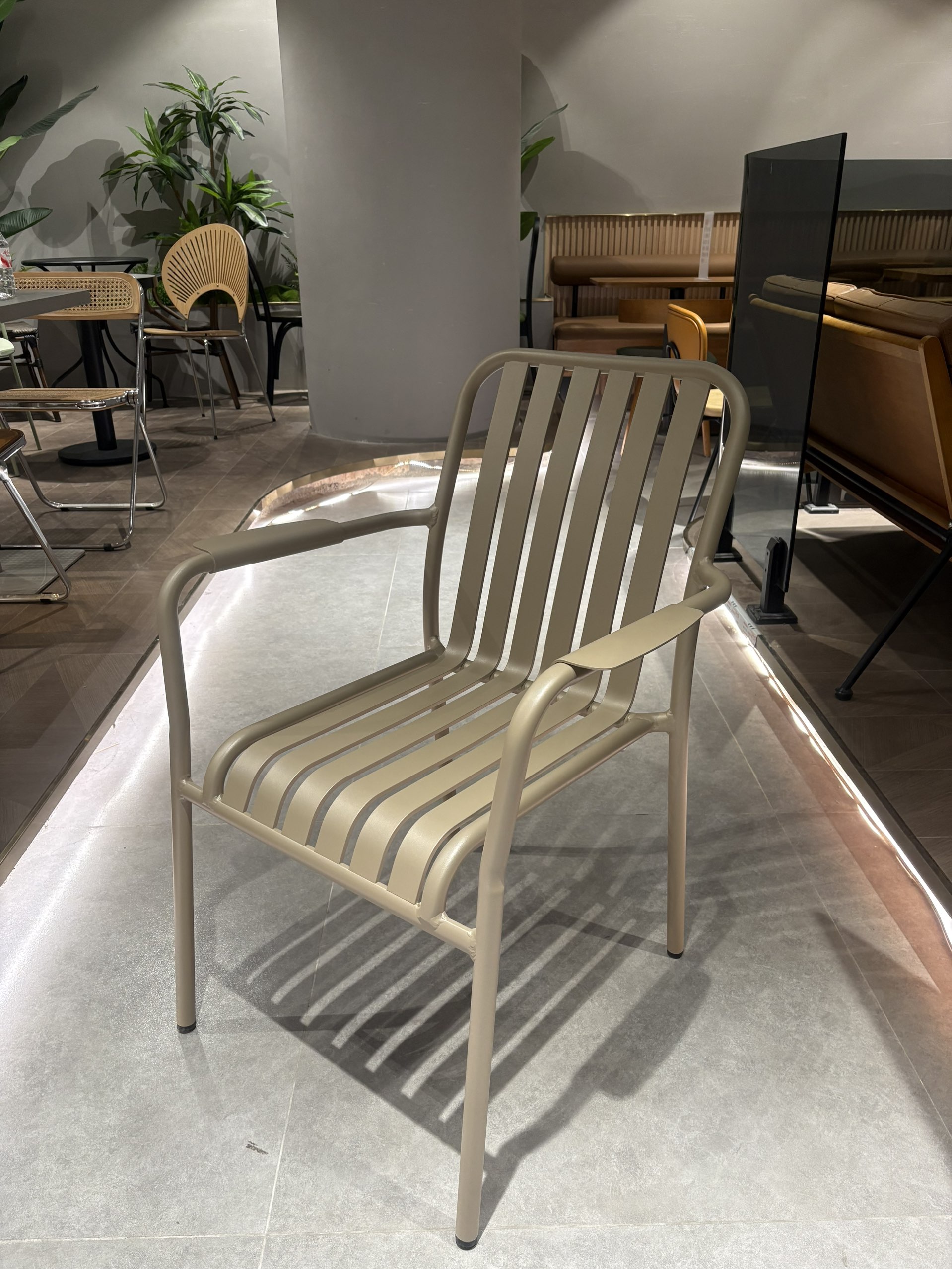 Stone Chair — commercial outdoor chair | EASEN