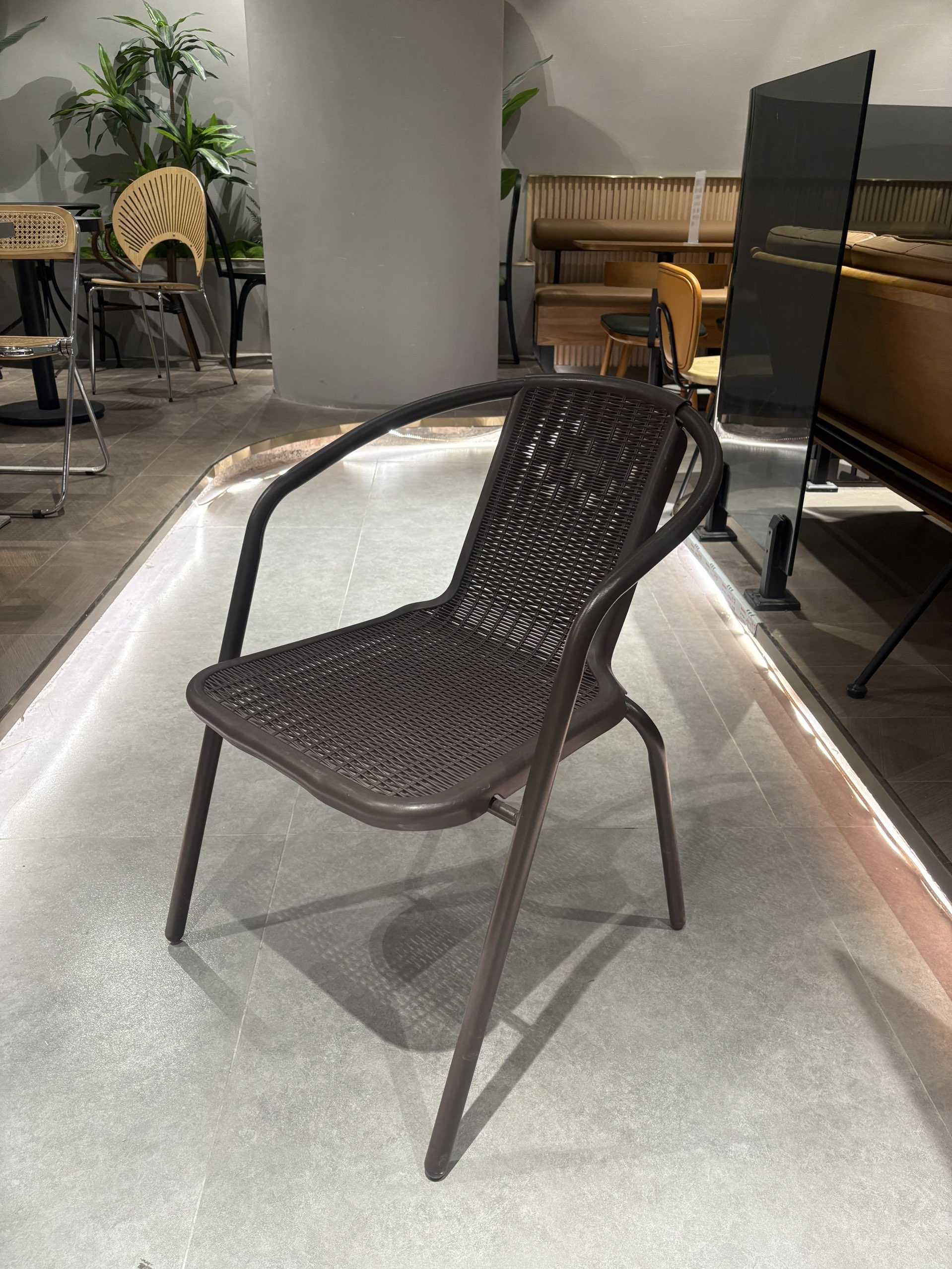 Lichen Chair — commercial outdoor chair | EASEN
