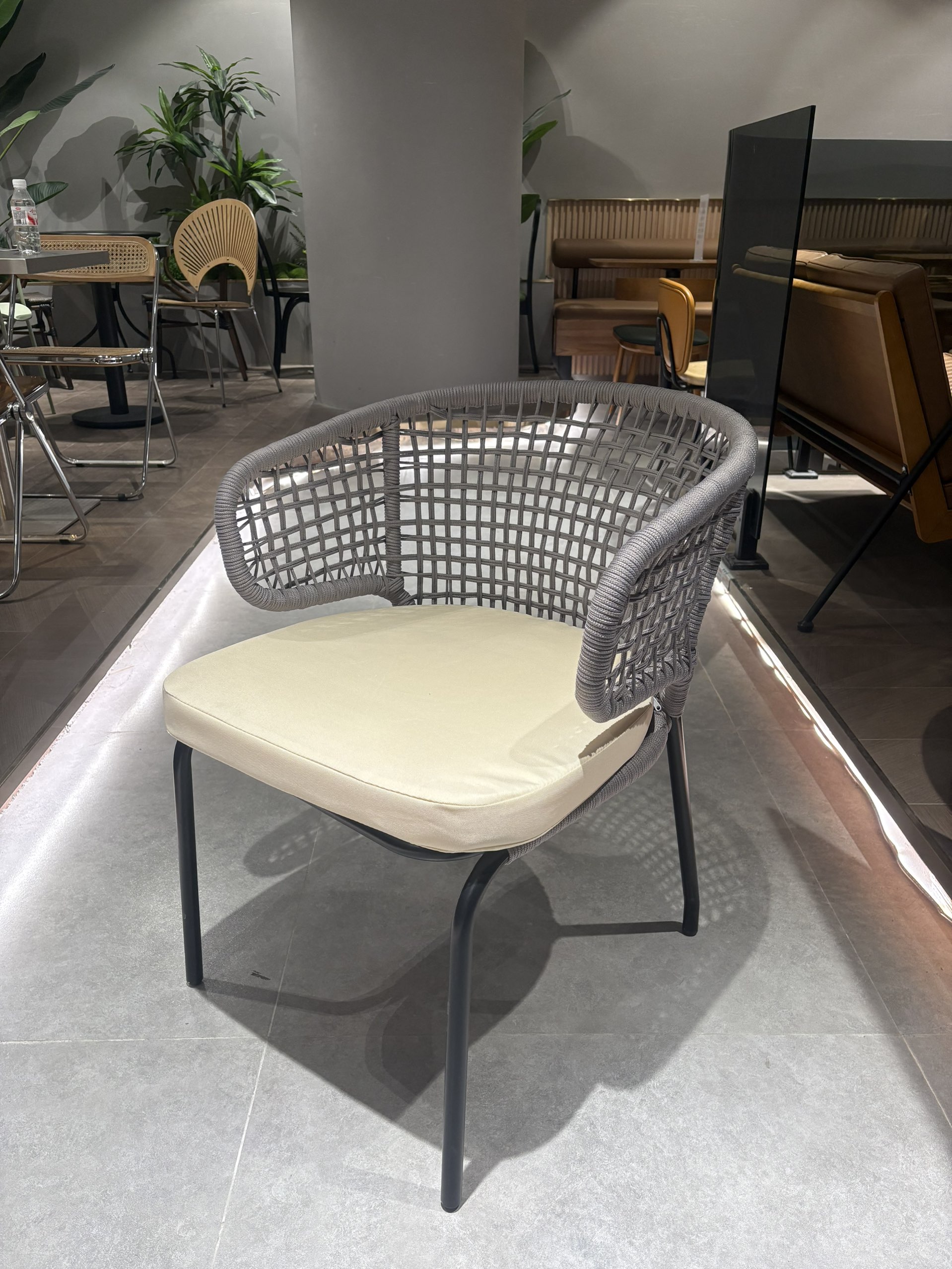 Vineyard Chair — commercial outdoor chair | EASEN