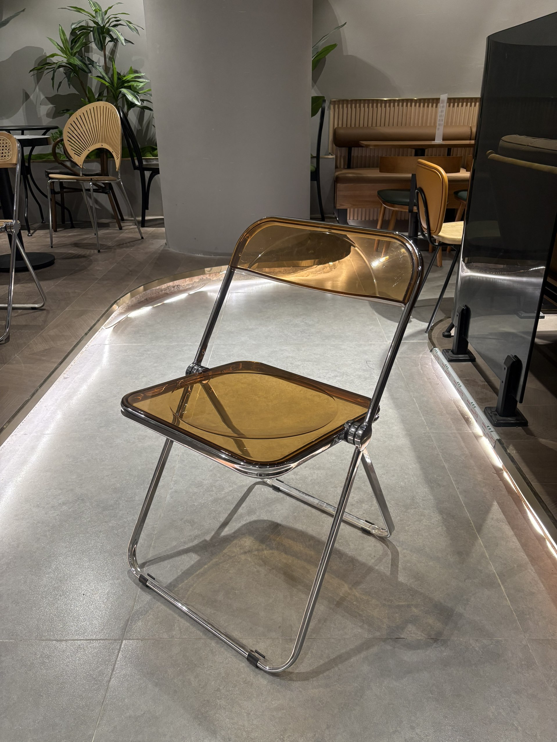 Fossil Chair — commercial outdoor chair | EASEN